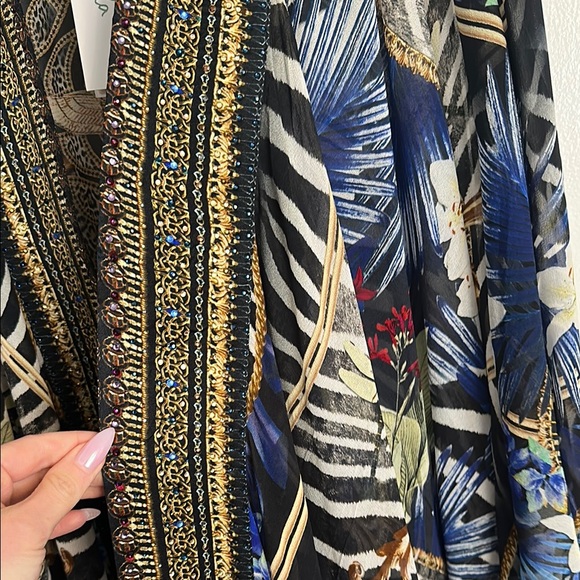 Camilla Elegant Multicolor Kimono Robe - Picture 2 of 9